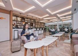 The Azana Hotel Airport Semarang 5