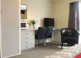 Canterbury Court Motel 5