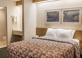 Rodeway Inn Abbotsford 4