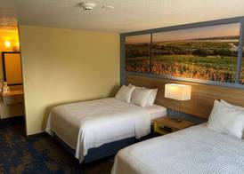 Days Inn by Wyndham Newton 4