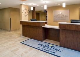Microtel Inn & Suites by Wyndham Red Deer 3