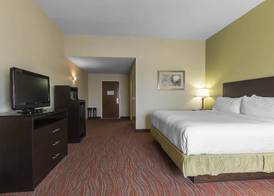 Holiday Inn Express & Suites CULLMAN by IHG 4