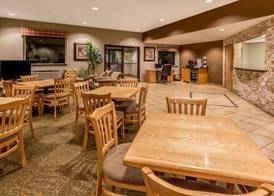 Super 8 by Wyndham Woodburn 5