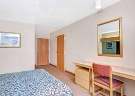 Sturbridge Plaza Hotel 5