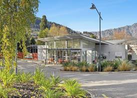 Hampshire Holiday Parks - Queenstown Lakeview 3