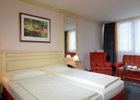 The Monarch Hotel 3