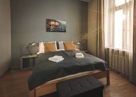 Bearsleys Downtown Apartments 3