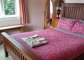 Designer Cottage 4