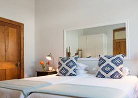 Loddeys Guesthouse 5