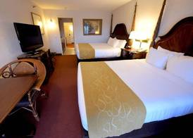 Crown Choice Inn & Suites Lakeview and Waterpark 5
