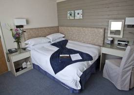 Cobo Bay Hotel 5