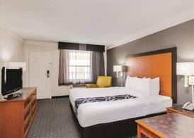 Travelodge by Wyndham El Paso - Airport 5