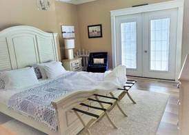 Anchor Inn Boutique Hotel 3