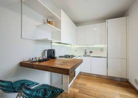 Emilia Suite Street 5