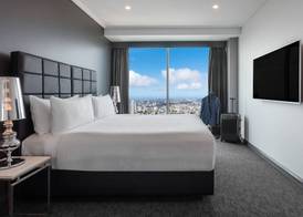 Meriton Suites World Tower, Sydney 4