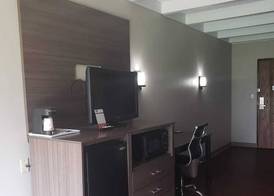Baymont by Wyndham Bay City 3