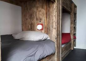 Ty Glyndwr Bunkhouse, Bar and cafe 4