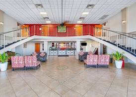 Ramada by Wyndham Bowling Green 3