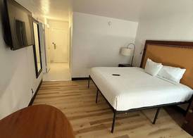 Home Inn Woods 4
