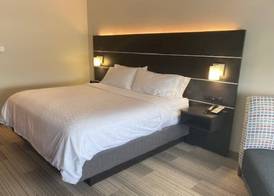 Holiday Inn Express & Suites WARRENSBURG NORTH by IHG 4