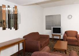 Super 8 by Wyndham Pompano Beach 2