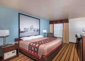 Super 8 by Wyndham Claremore OK 5