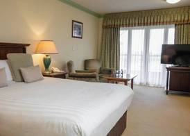 Knights Hill Hotel & Spa 4