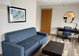 Holiday Inn Express & Suites BLUFFTON @ HILTON HEAD AREA by IHG 3