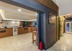 Roys Hotel & Suites 4