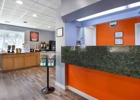 Econo Lodge Cortland Downtown 3
