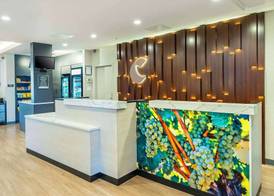 Comfort Suites Kelowna 2
