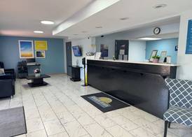 Days Inn by Wyndham Lake City I-10 5