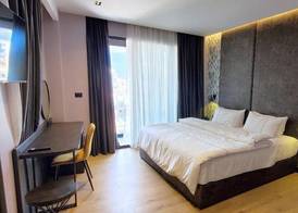 StarLight Hotel 4