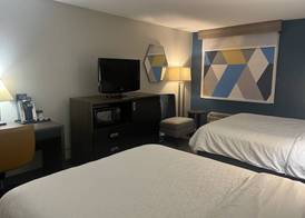 Holiday Inn Express & Suites ST. PAUL - WOODBURY by IHG 2