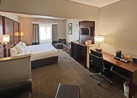 Comfort Suites Peoria Sports Complex 5