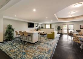 Best Western Douglas Inn & Suites 4
