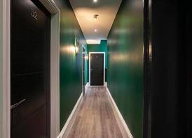 Cavern Quarter Apts - 31 North John St 5