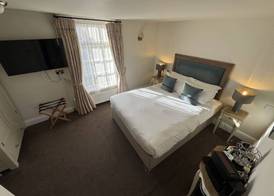 The Old Fourpenny Shop Hotel 3