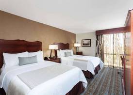 Wyndham Visalia 3