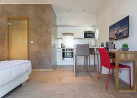 Villa Velvet 4