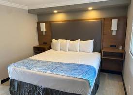 Coastal Sands Inn 5