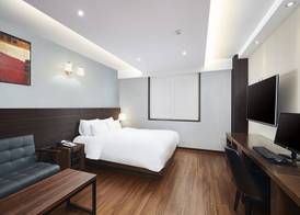 Lion Hotel 2