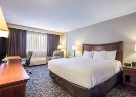 Cayuga Blu Hotel 4