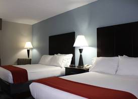 Holiday Inn Express FORSYTH by IHG 4