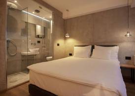 Level Luxury Room's 5