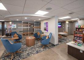 Coast Calgary Downtown Hotel & Suites by APA 4