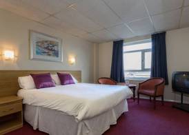 The Grand Burstin Hotel 3