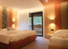 Flos Hotel 2