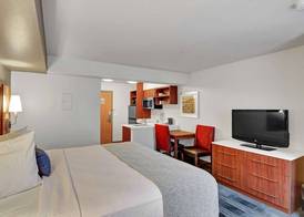 Executive Residency by Best Western Navigator Inn & Suites 5