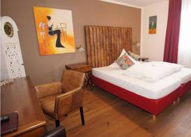 UNO Hotel Chapeau Noir - Free Parking by ANS 3